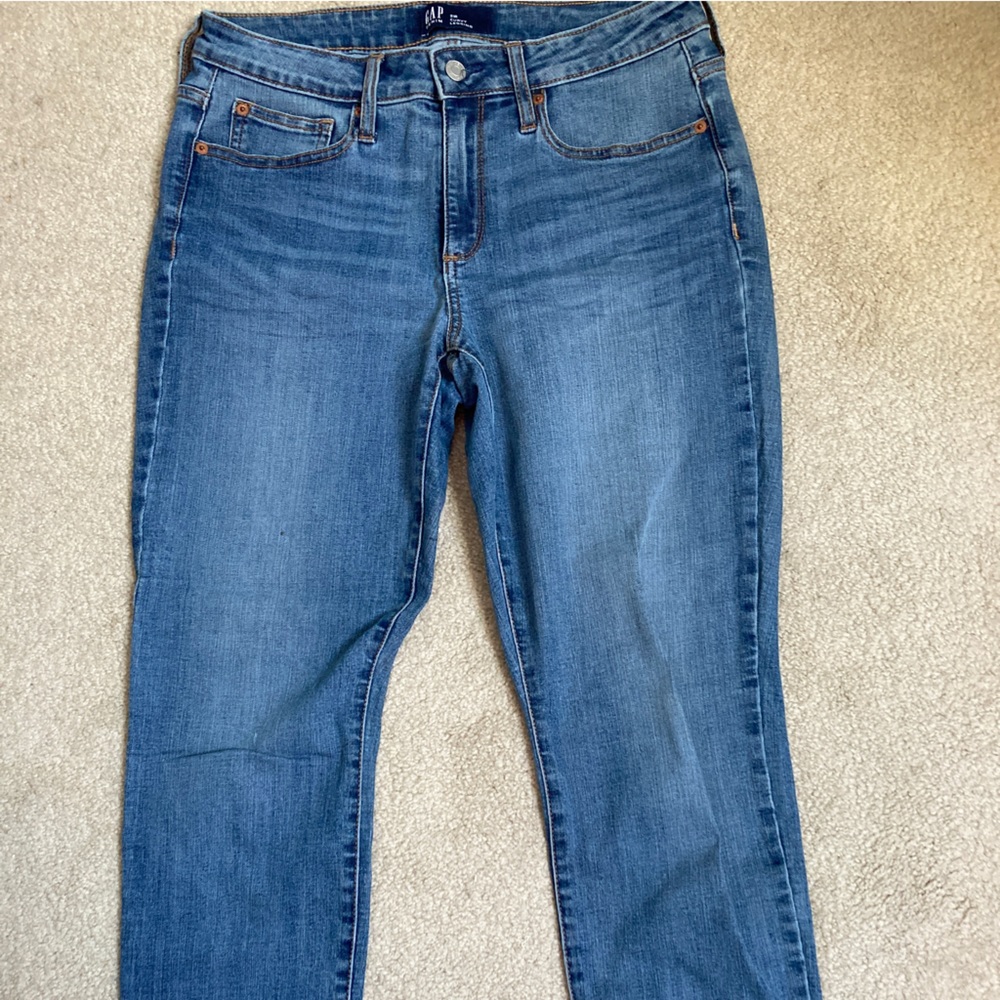 Gap Womens Curvy legging skinny jeans size 31R. Light wash.